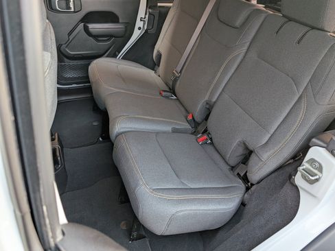 Used 2024 Jeep Wrangler Sport S image 16