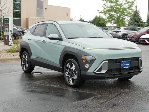 Certified 2025 Hyundai Kona SEL AWD/4WD image 1