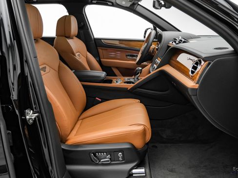 Used 2023 Bentley Bentayga Extended Wheelbase AWD/4WD image 43