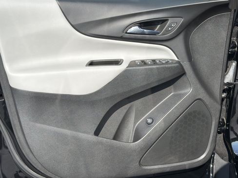 Used 2022 Chevrolet Equinox LT FWD image 10