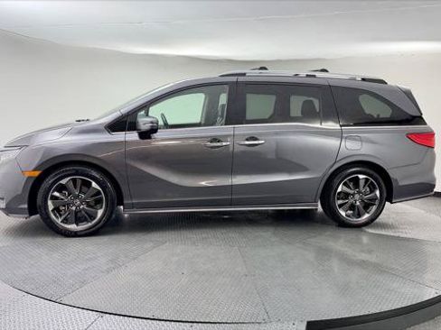 Used 2022 Honda Odyssey Elite image 3
