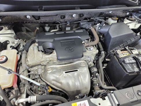 Used 2017 Toyota RAV4 XLE AWD/4WD image 35