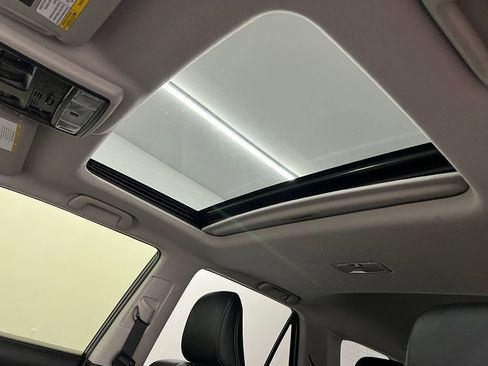 Used 2022 Toyota 4Runner Limited image 12