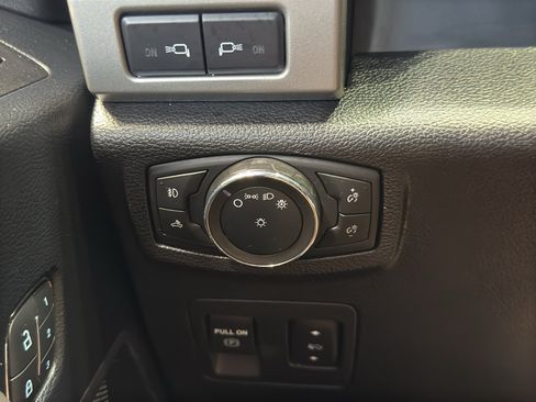 Used 2020 Ford F150 Lariat w/ Equipment Group 502A Luxury AWD/4WD image 34