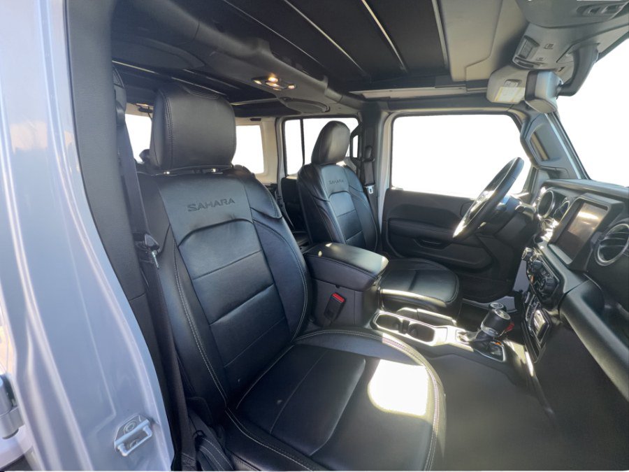 Used 2023 Jeep Wrangler Unlimited Sahara w/ Cold Weather Group AWD/4WD image 17
