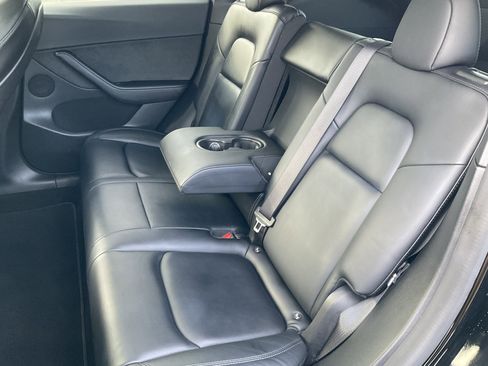 Used 2022 Tesla Model Y Performance image 38