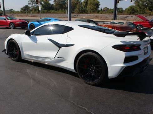 Used 2025 Chevrolet Corvette Z06 w/ Z07 Performance Package image 6