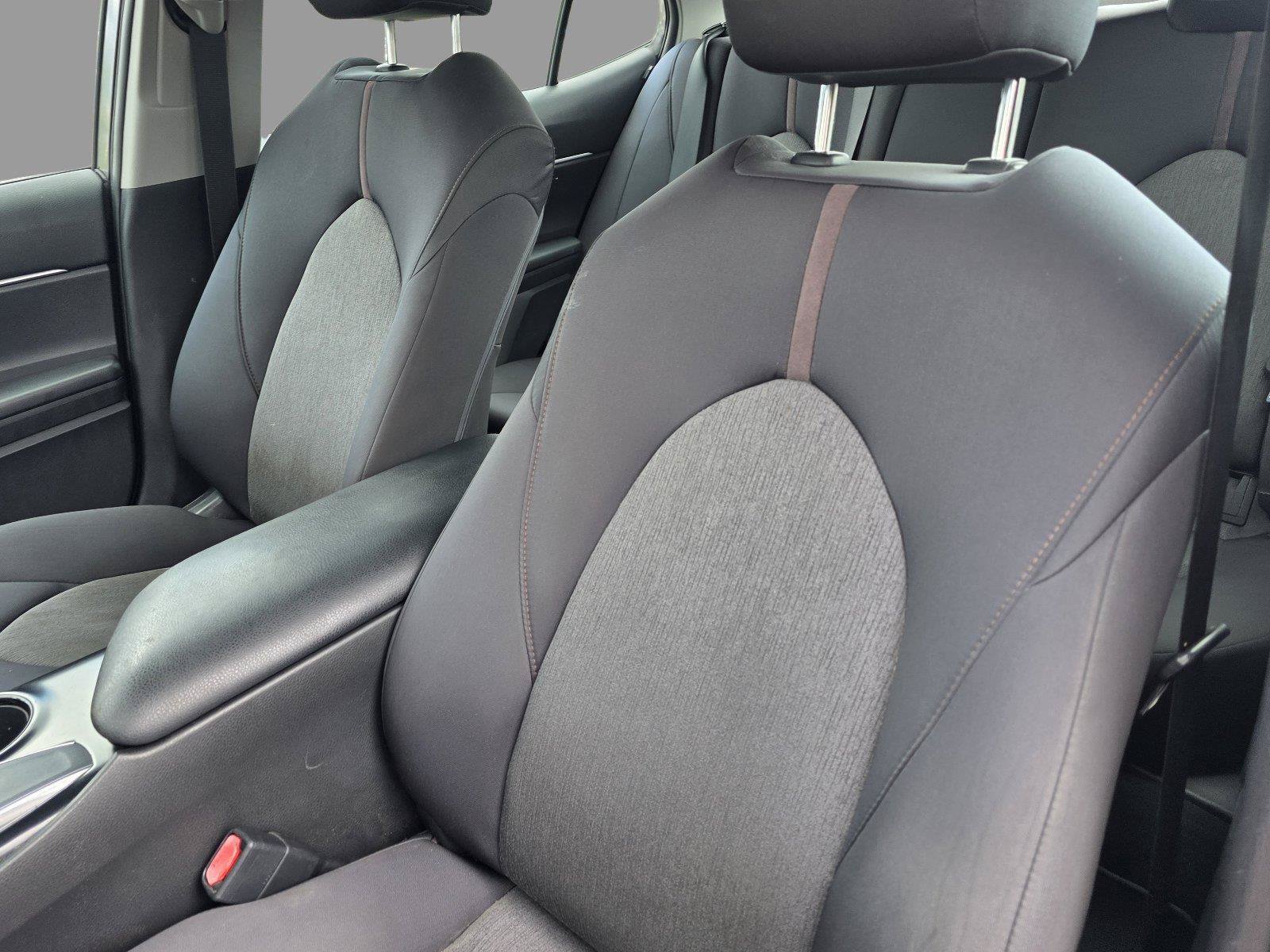 Used 2018 Toyota Camry LE FWD image 20