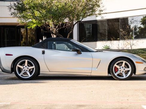 Used 2006 Chevrolet Corvette Convertible w/ Preferred Equipment Group image 25