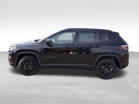 New 2025 Jeep Compass Latitude w/ Sun & Sound Group image 6