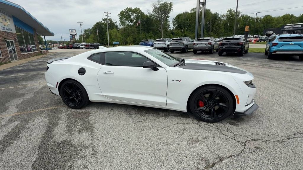 Used 2023 Chevrolet Camaro LT RWD image 9
