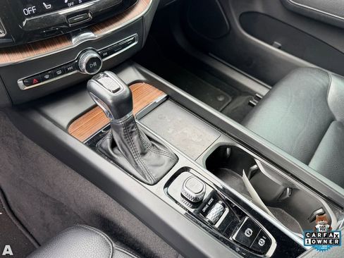Used 2021 Volvo XC60 T5 Momentum w/ Advanced Package FWD image 10