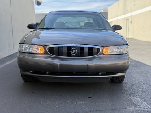 Used 2004 Buick Century Custom image 2
