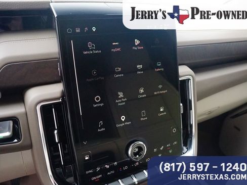 Used 2025 GMC Yukon XL Denali w/ Sun & Power Step Package image 12