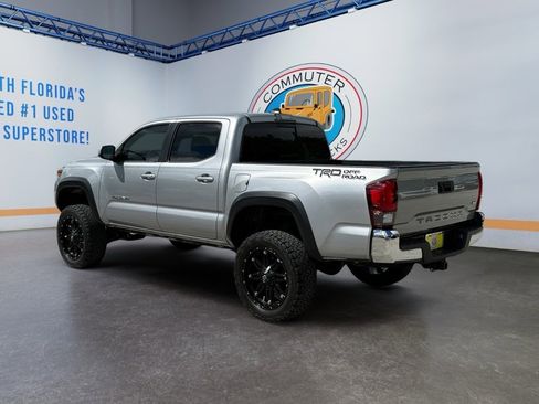 Used 2019 Toyota Tacoma TRD Off-Road image 3
