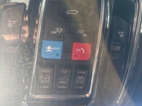 Used 2024 Jeep Grand Cherokee Overland w/ Trailer Tow Package AWD/4WD image 18