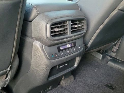 Used 2024 Honda Pilot Touring image 18