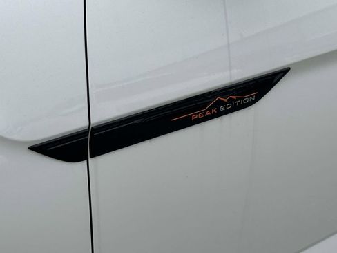 New 2026 Volkswagen Atlas Peak Edition image 8