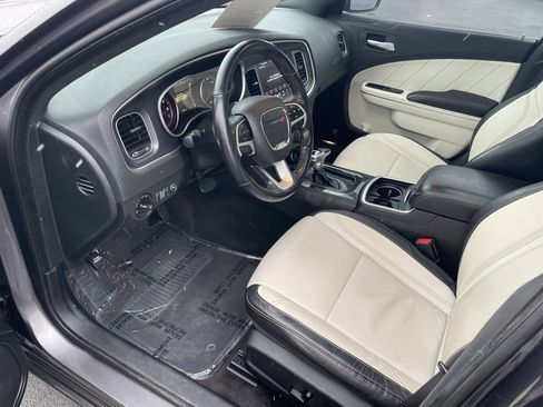 Used 2018 Dodge Charger GT image 12