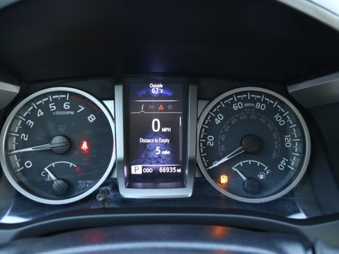 Used 2021 Toyota Tacoma SR5 RWD image 27
