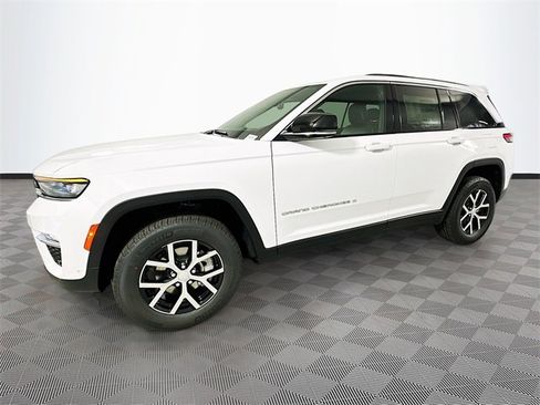 New 2025 Jeep Grand Cherokee Limited w/ Luxury Tech Group II image 23