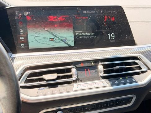 Used 2022 BMW X5 M50i AWD/4WD image 32