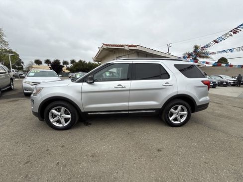 Used 2019 Ford Explorer XLT w/ Equipment Group 201A image 2
