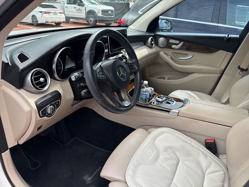 Used 2019 Mercedes-Benz GLC 300 image 5