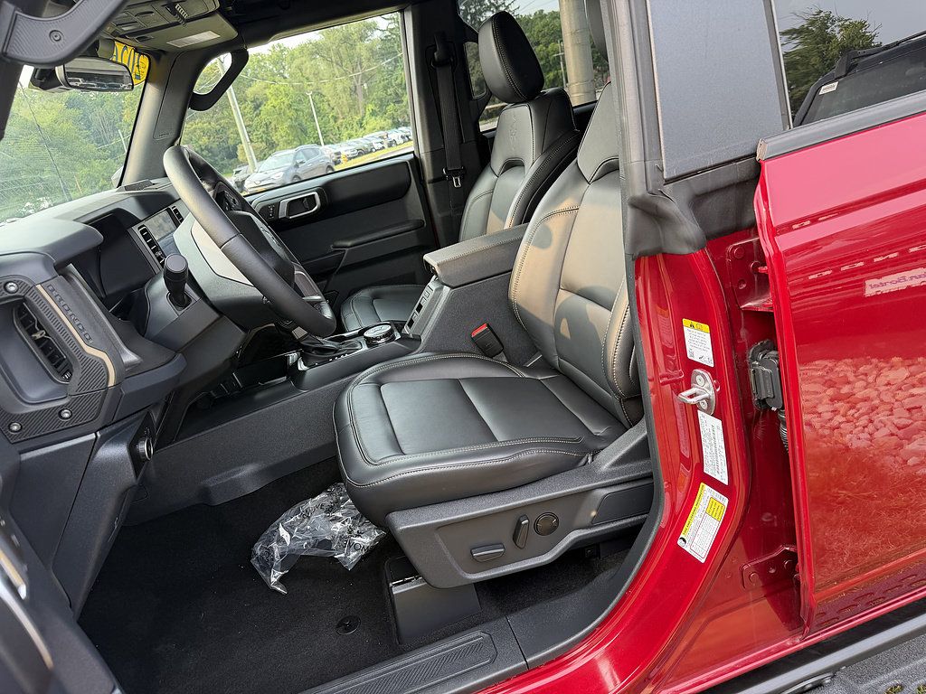 Used 2026 Ford Bronco Badlands AWD/4WD image 11
