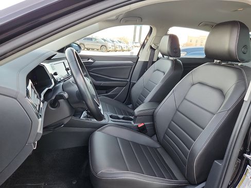 Used 2024 Volkswagen Jetta SE image 13