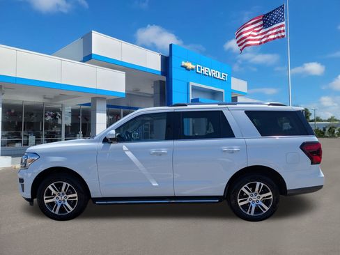 Used 2022 Ford Expedition Limited image 7