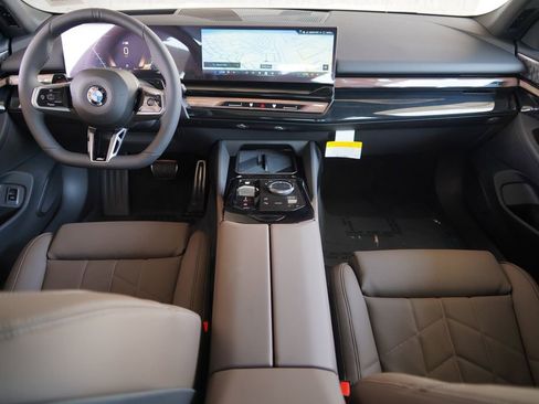 New 2027 BMW 530i xDrive AWD/4WD image 13