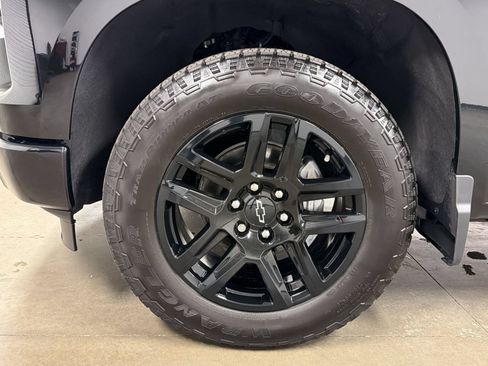 Used 2025 Chevrolet Silverado 1500 Custom AWD/4WD image 11