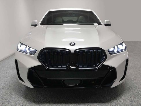 Used 2024 BMW X6 xDrive40i w/ Premium Package image 2