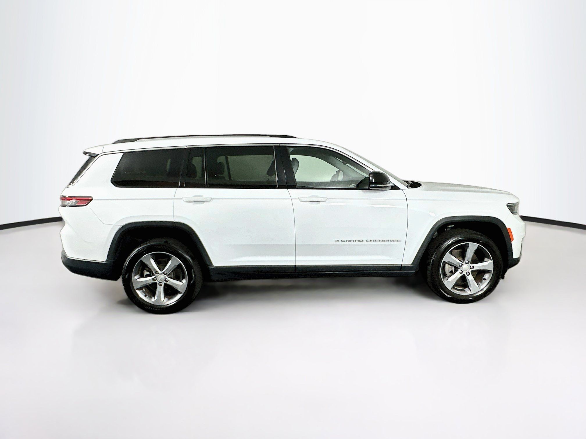 Used 2022 Jeep Grand Cherokee L Limited RWD image 10