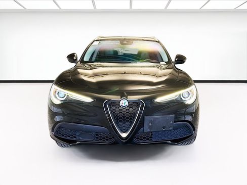 Used 2020 Alfa Romeo Stelvio image 2