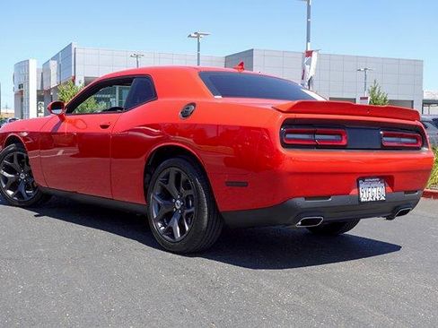Used 2017 Dodge Challenger SXT Plus RWD image 7