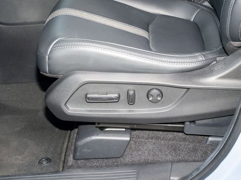 Certified 2024 Honda Pilot Touring image 31