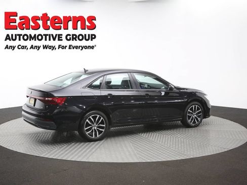 Used 2025 Volkswagen Jetta SE FWD image 41