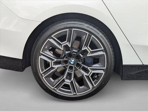 Used 2026 BMW 530i xDrive w/ M Sport Package AWD/4WD image 23