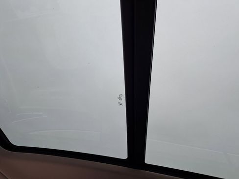 Used 2024 Volkswagen Atlas SEL Premium R-Line image 21