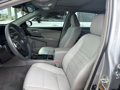 Used 2017 Toyota Camry XLE w/ Moonroof Package FWD image 16
