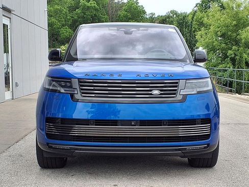 Used 2023 Land Rover Range Rover SV AWD/4WD image 2