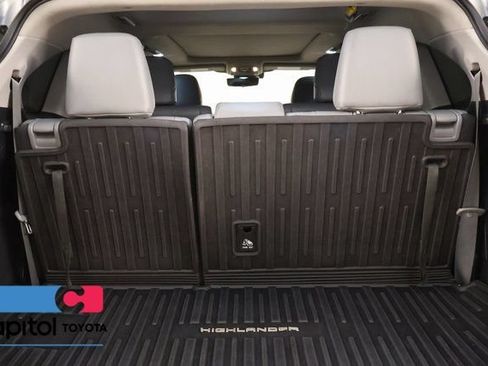 Used 2021 Toyota Highlander Platinum AWD/4WD image 27