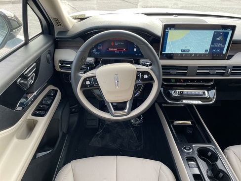 New 2026 Lincoln Corsair Reserve image 19