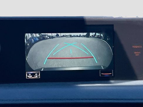 Used 2022 Lexus UX 200 FWD image 13