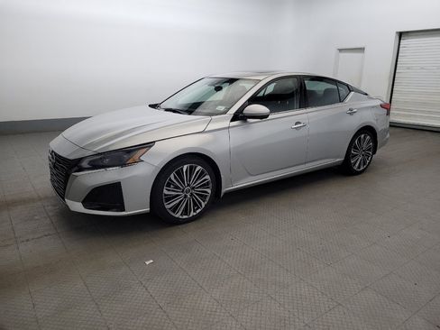 Used 2023 Nissan Altima 2.5 SL FWD image 2