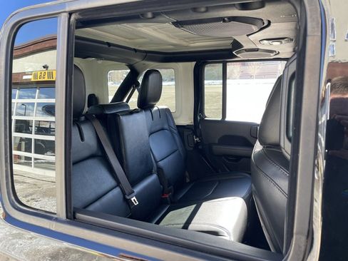 Used 2022 Jeep Wrangler Unlimited Rubicon 4xe w/ Steel Bumper Group image 15