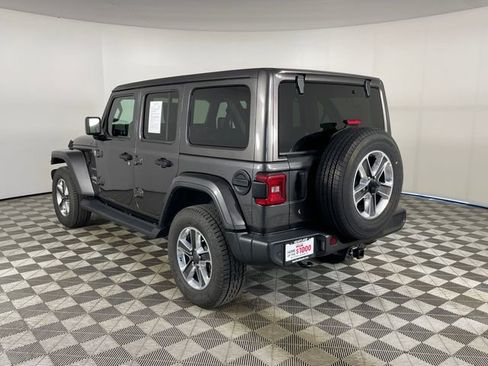 Used 2018 Jeep Wrangler Unlimited Sahara AWD/4WD image 21