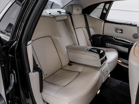 Used 2014 Rolls-Royce Ghost image 49
